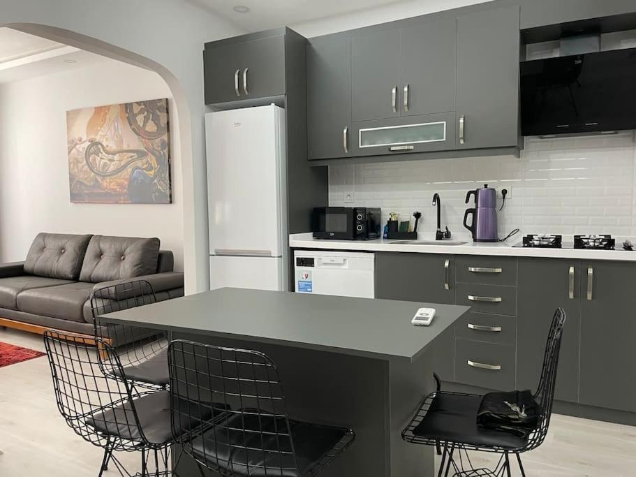 Flat In Historical Area In Sultanahmet *