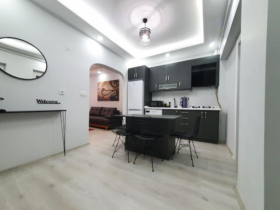 Flat In Historical Area In Sultanahmet Apartment